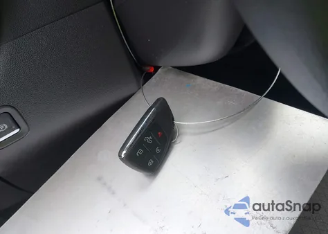 2025 Chevrolet Silverado 1500 4Wd Short Bed Custom z USA, uszkodzony, nr VIN 3GCPKBEKXSG377173